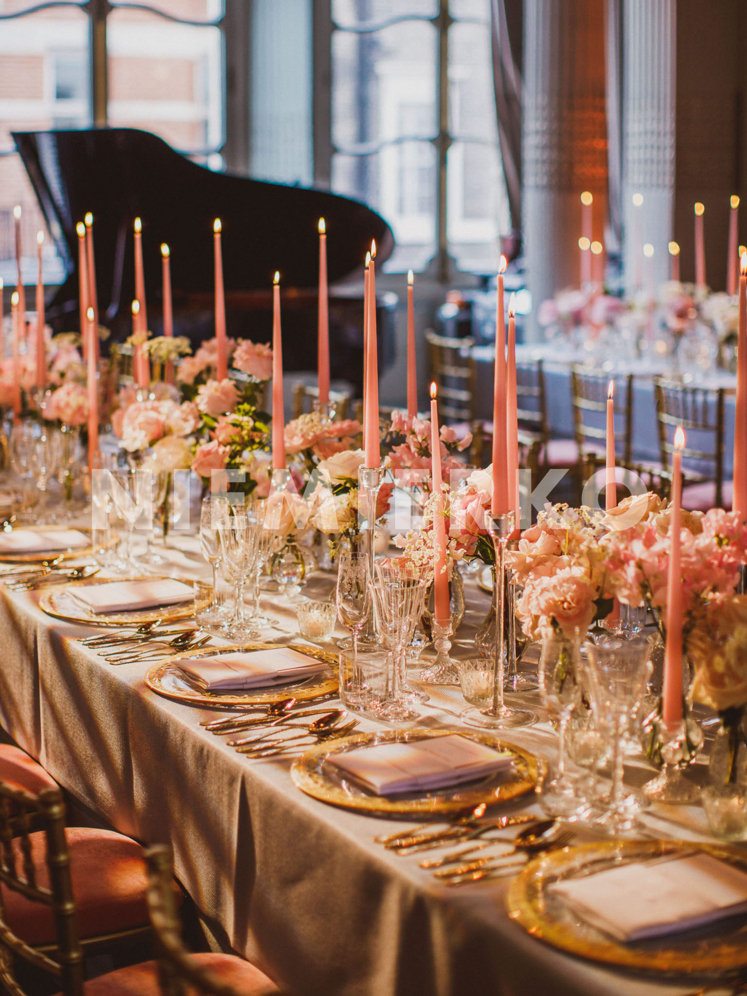 Opulent wedding tables by Niemierko