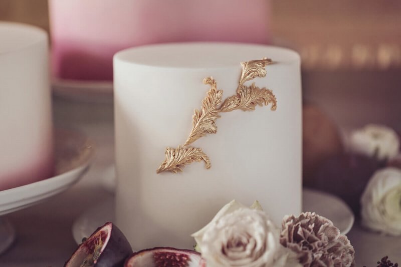 elegant modern wedding cake by Wren Cakes, photograph by Three Dawson at Casterton Grange