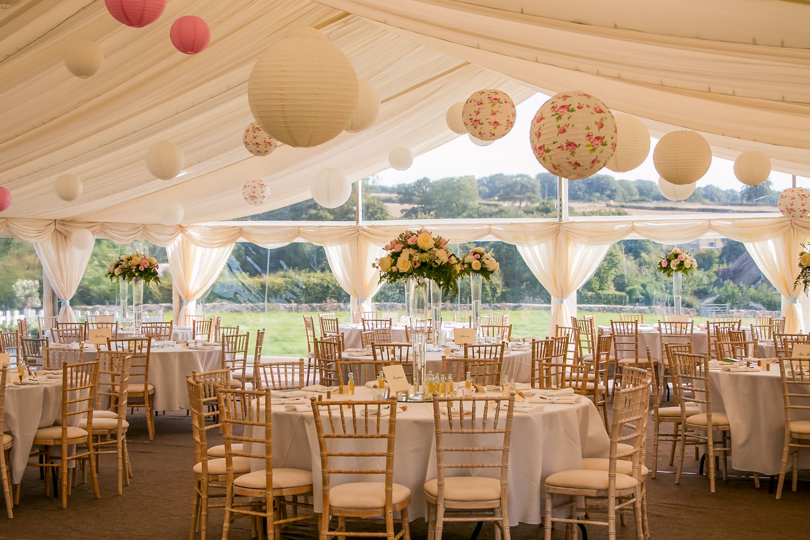 marquee wedding images by Anna Rainbow Photography in Hampshire