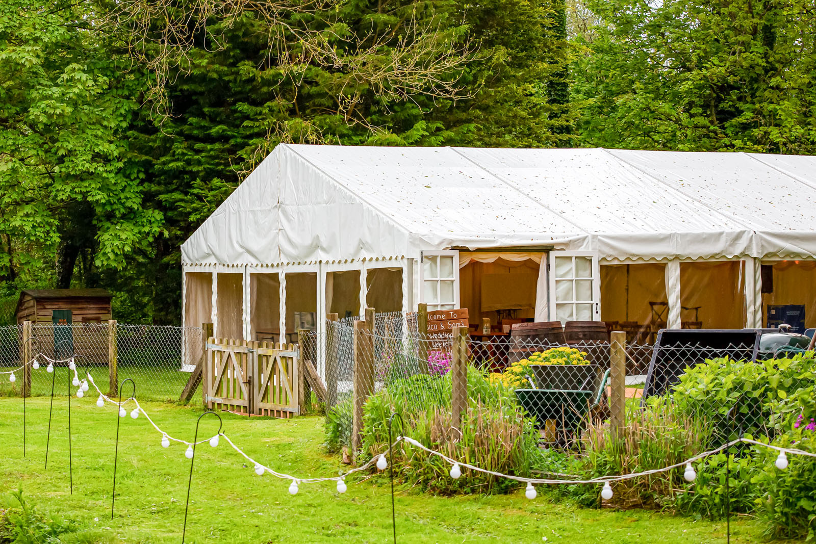 marquee wedding images by Anna Rainbow Photography in Hampshire