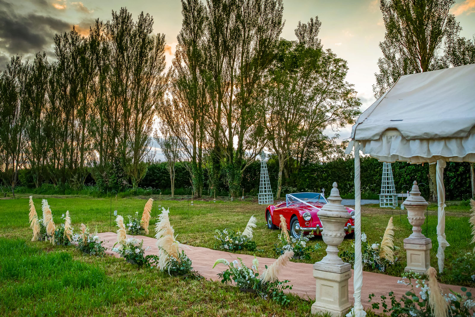 marquee wedding images by Anna Rainbow Photography in Hampshire