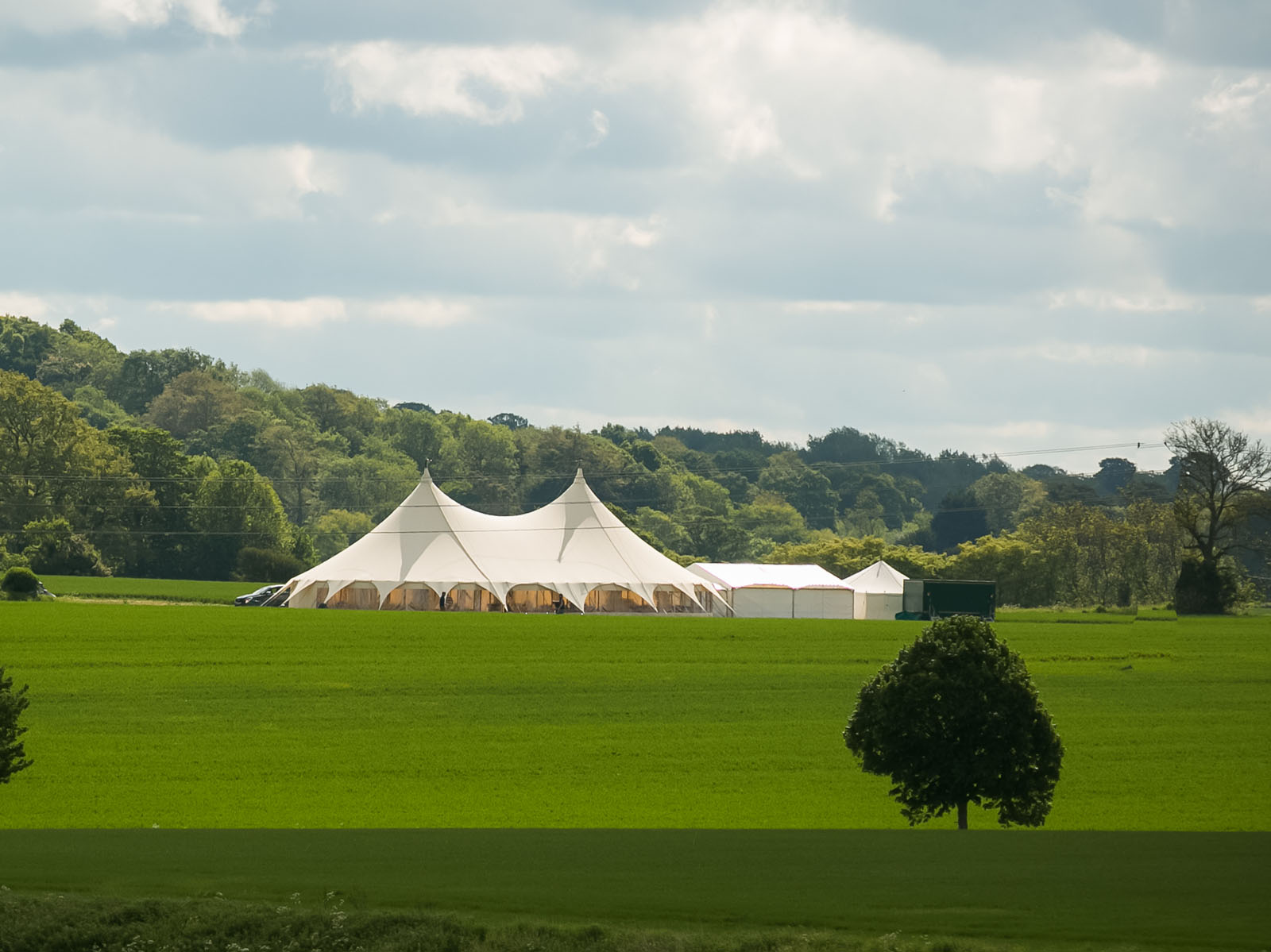 marquee wedding images by Anna Rainbow Photography in Hampshire