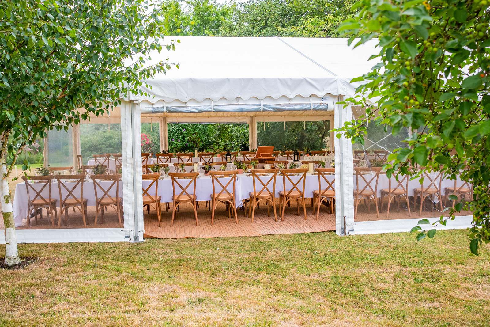 marquee wedding images by Anna Rainbow Photography in Hampshire