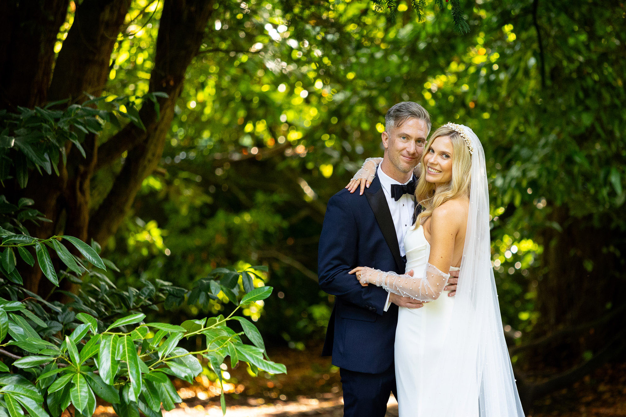 Beautiful moments from Izzy and Tom's wedding at Barley Wood captured by Bristol wedding photographer Martin Dabek