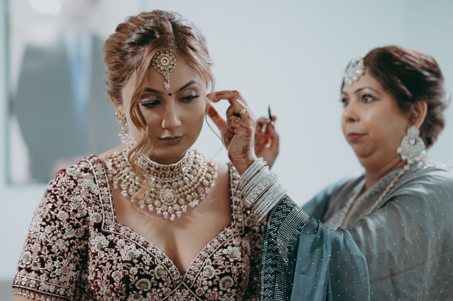 Suman and Scott's beautiful Coombe Abbey wedding of 2 cultures with images by Damien Vickers Photography Cambridge
