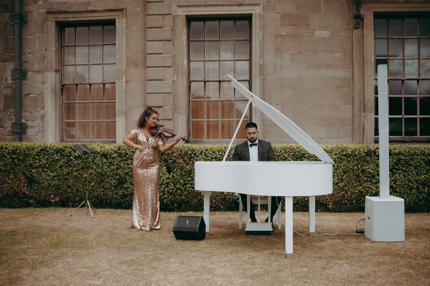 Suman and Scott's beautiful Coombe Abbey wedding of 2 cultures with images by Damien Vickers Photography Cambridge