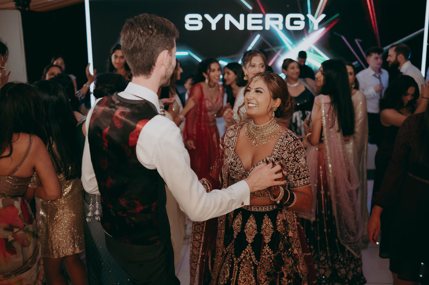 Suman and Scott's beautiful Coombe Abbey wedding of 2 cultures with images by Damien Vickers Photography Cambridge
