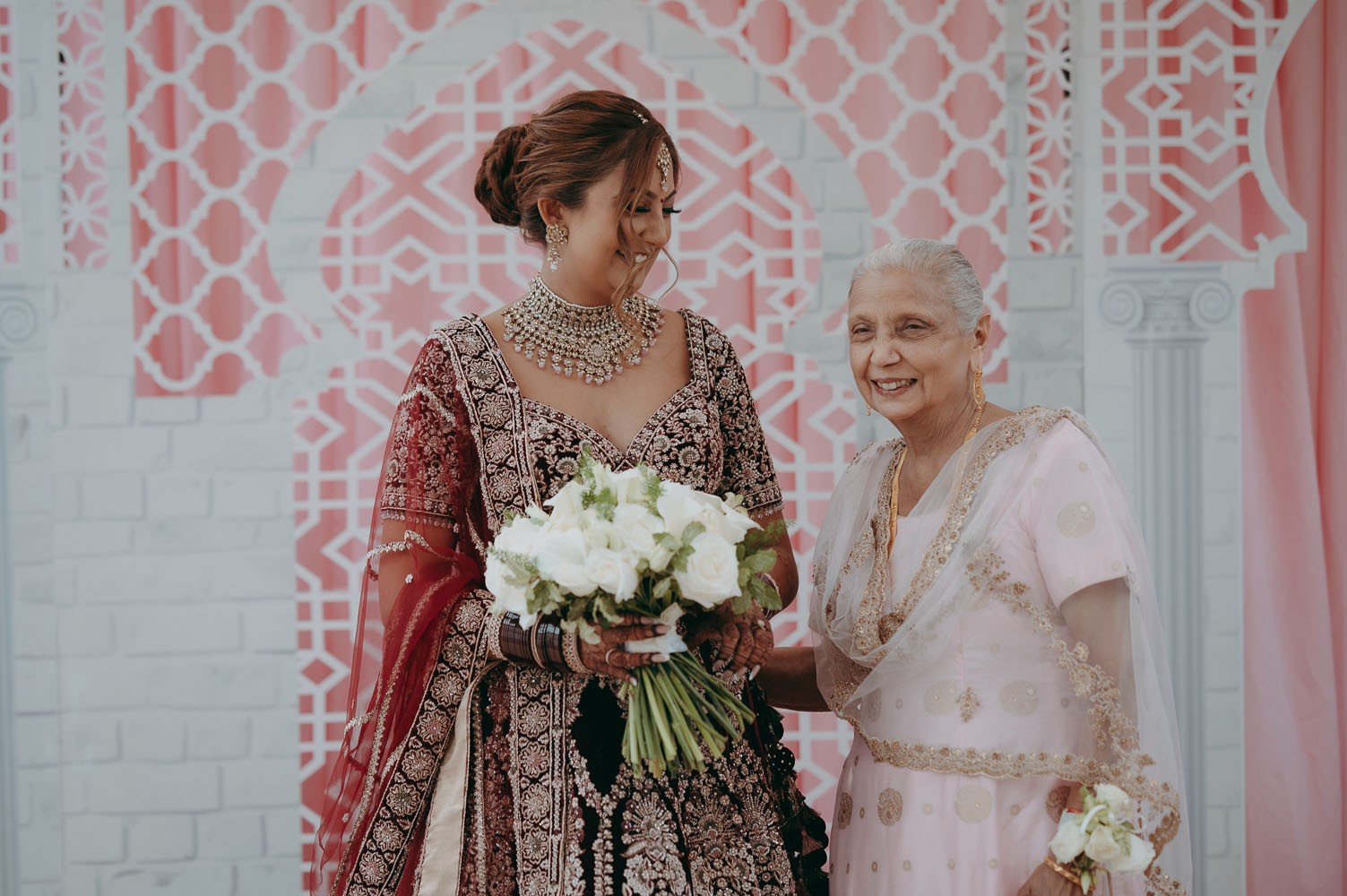 Suman and Scott's beautiful Coombe Abbey wedding of 2 cultures with images by Damien Vickers Photography Cambridge