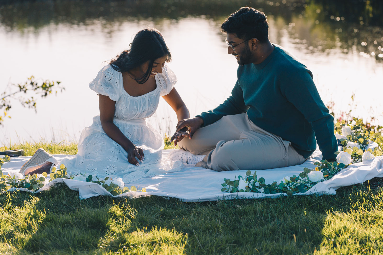 romantic proposal picnic at Chatsworth Derbyshire with Priti Shikotra Photography from Manchester
