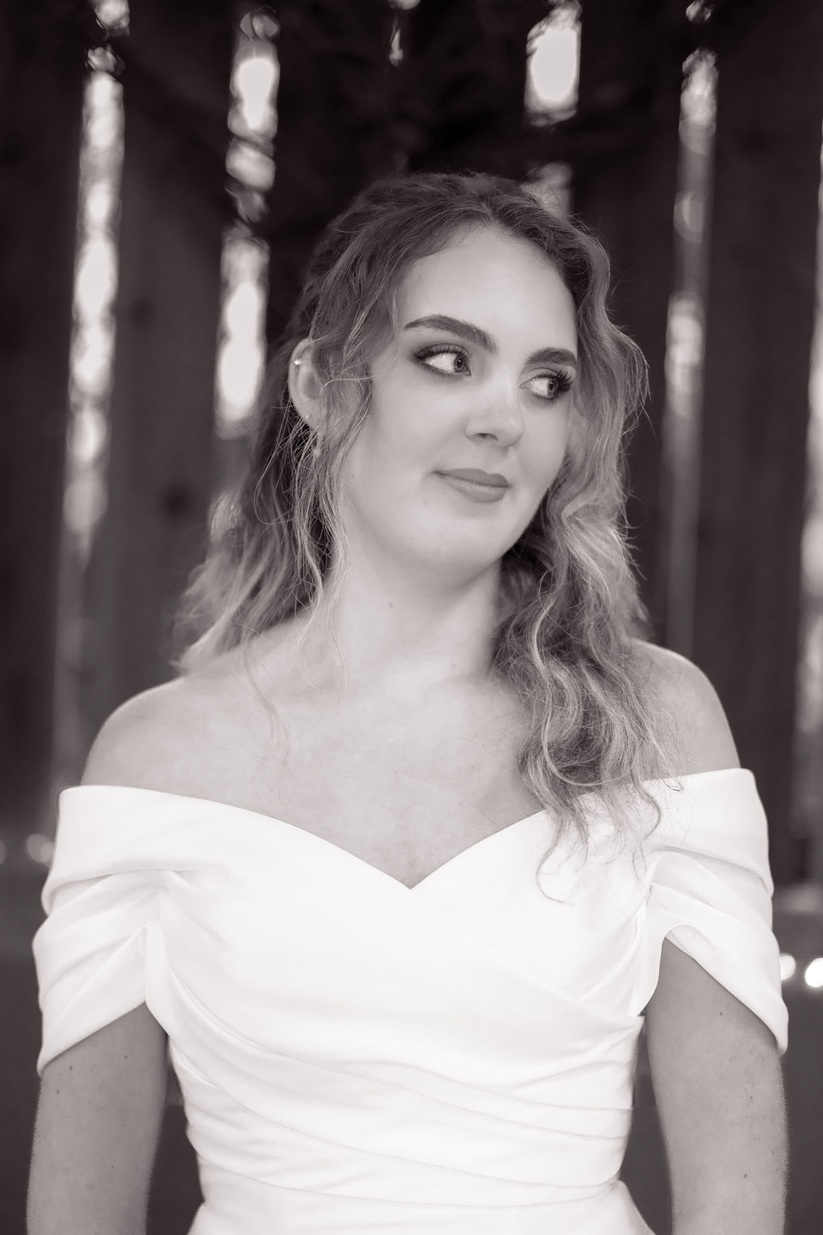 warm red winter wedding ideas with candlelight from a setup at Battleford with photographer Howard South West