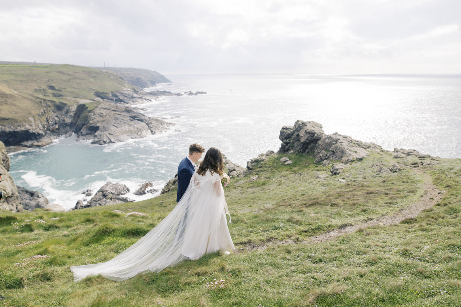 elopement photography inspiration for couples, photographed on the coast of Cornwall by Charlotte Sams