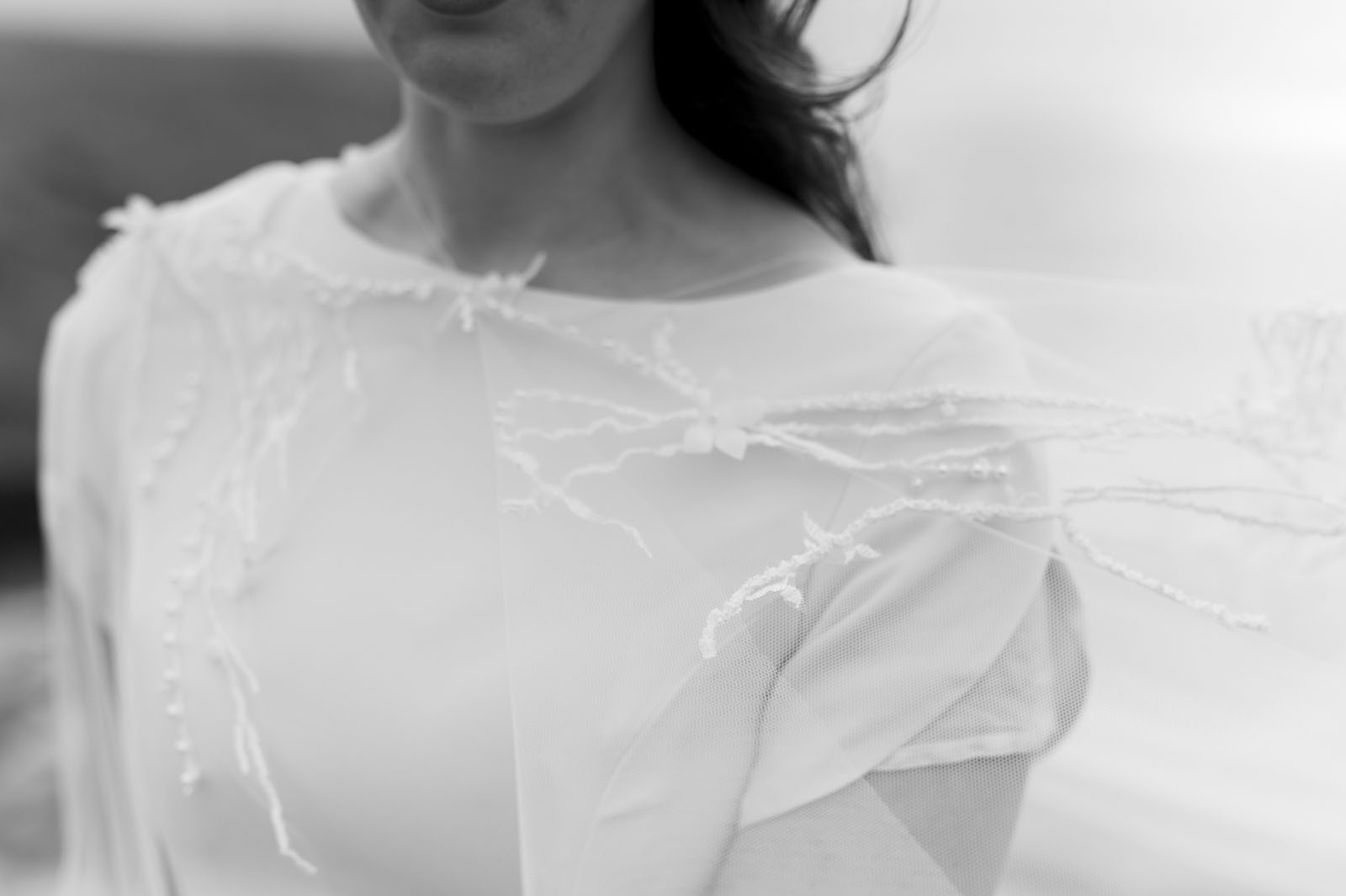 elopement photography inspiration for couples, photographed on the coast of Cornwall by Charlotte Sams