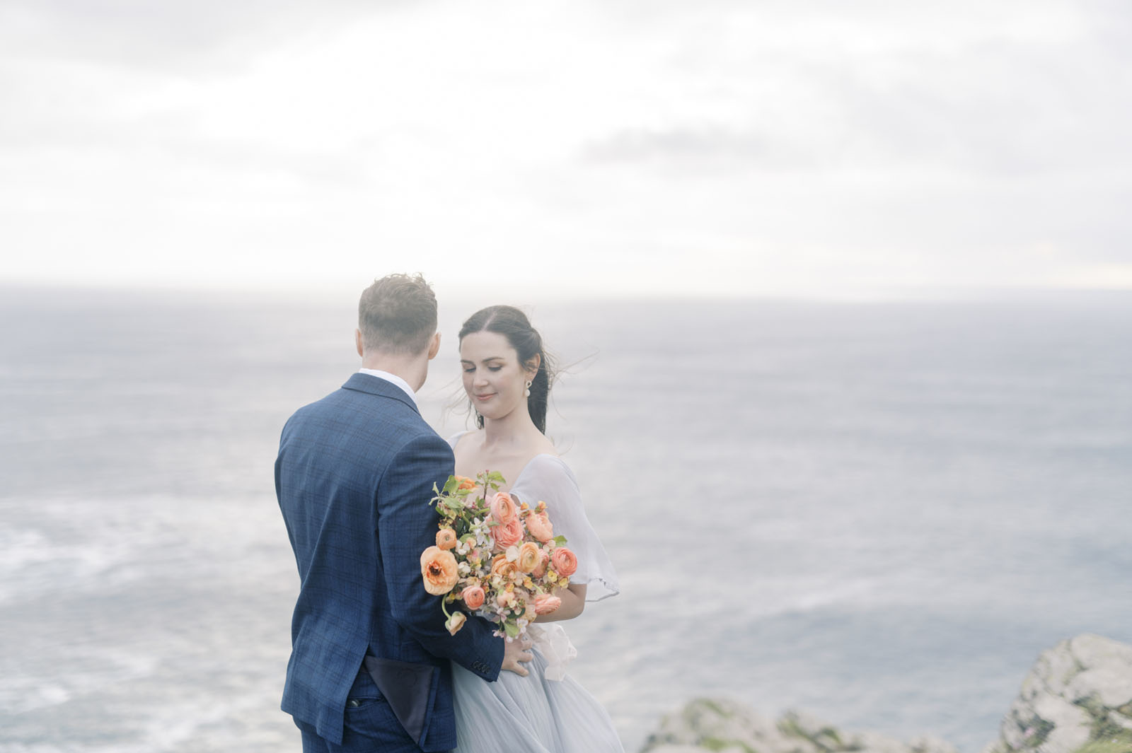 elopement photography inspiration for couples, photographed on the coast of Cornwall by Charlotte Sams